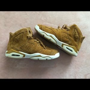 AIR JORDAN 6 RETRO "GOLDEN HARVEST"